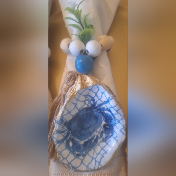 Decopauged Oyster Shell Napkin Rings - Picture 2 of 4